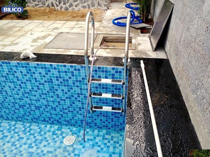 Công trình bể bơi ốp gạch mosaic | Bilico