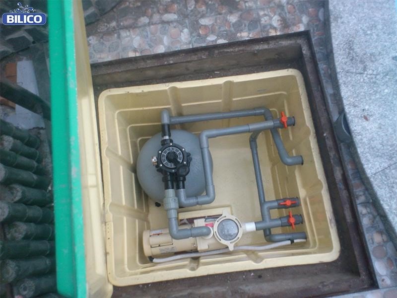 Hệ thống lọc nước hồ bơi có đường ống