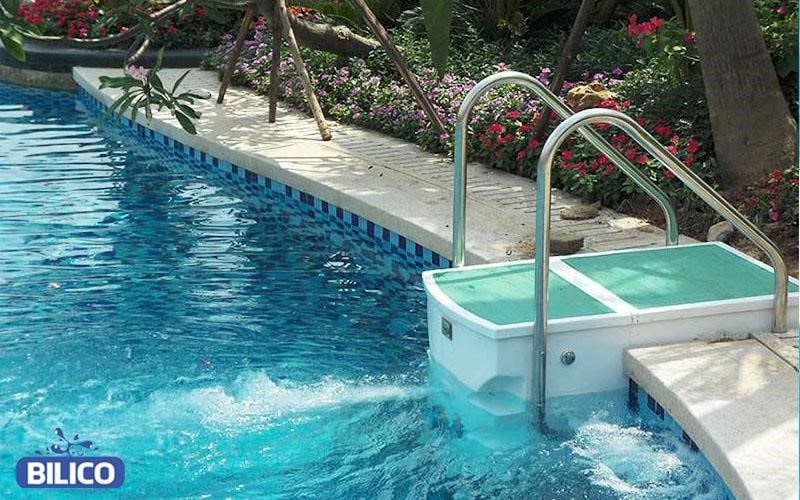 Xử lý nước bể bơi bằng bình lọc nước thông minh