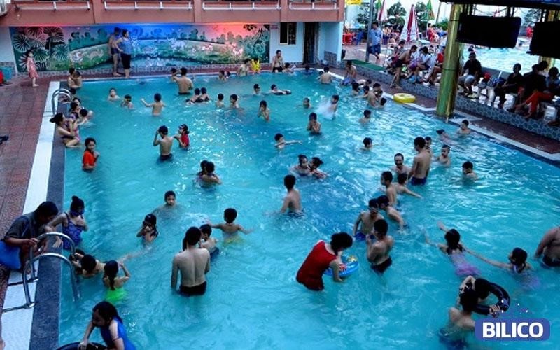 Nhu cầu sử dụng bể bơi tăng cao vào những ngày hè nắng nóng